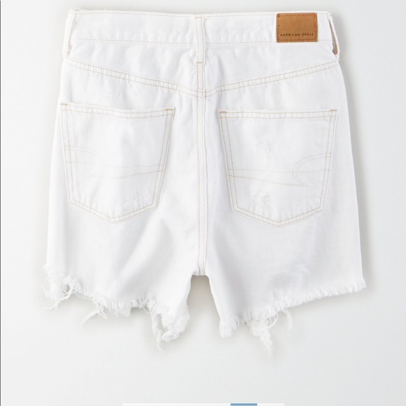 NWT! American Eagle White 90’s Boyfriend Shorts! - Picture 5 of 10